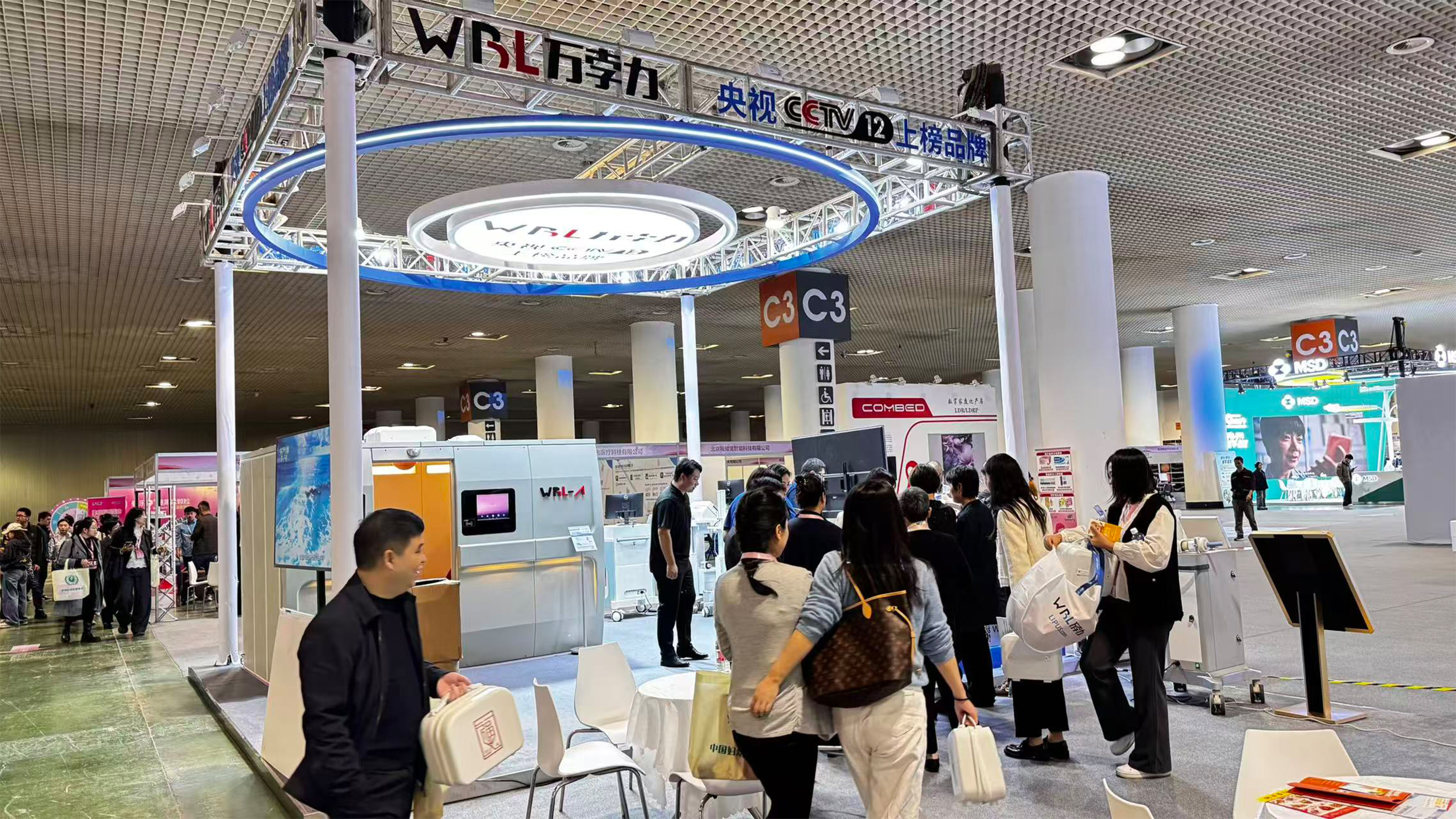 1764661753998075.jpg 4.jpg